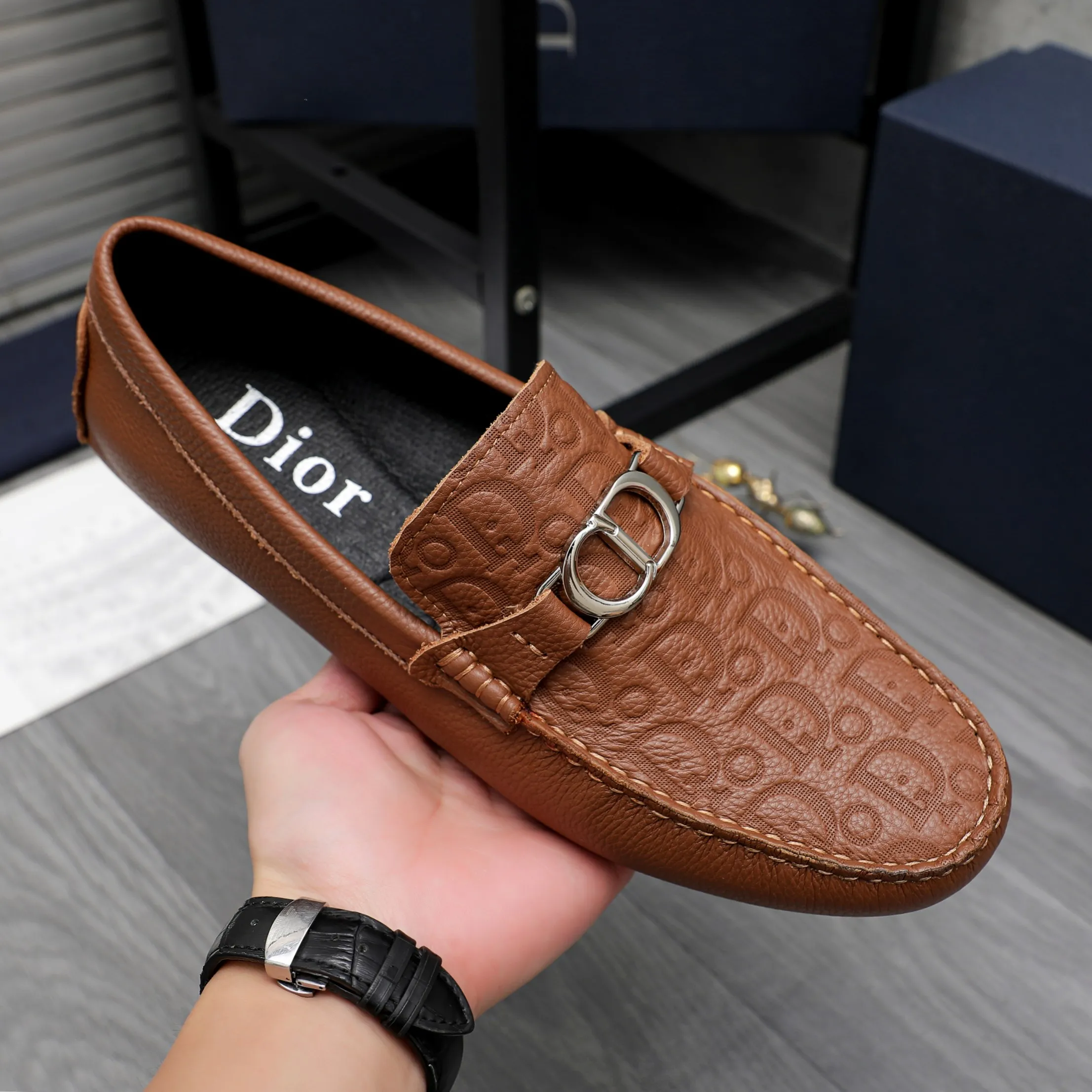 Men's shoes 💰400 Product trademark: Dior "Dior" casual slip-on shoes Regular size: 38-45 (45 is custom-made and non-returnable) Product materials: Selected cowhide embossed upper, pigskin lining, rubber outsole